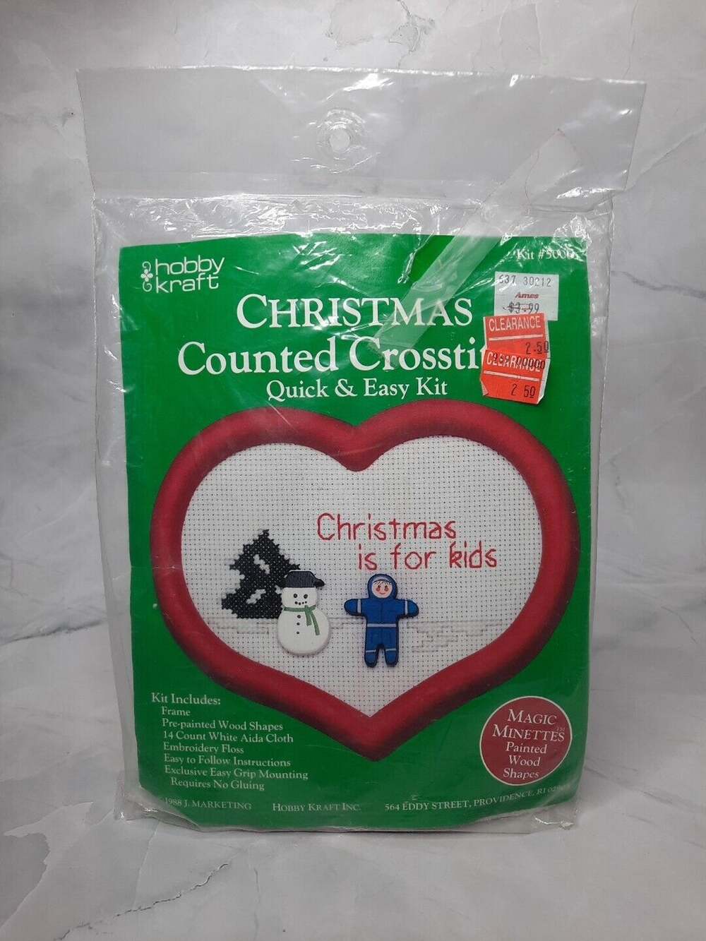 1988 Hobby Kraft Christmas Counted Cross Stitch Kit w/Heart Shaped Frame